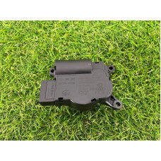 Привод заслонки отопителя