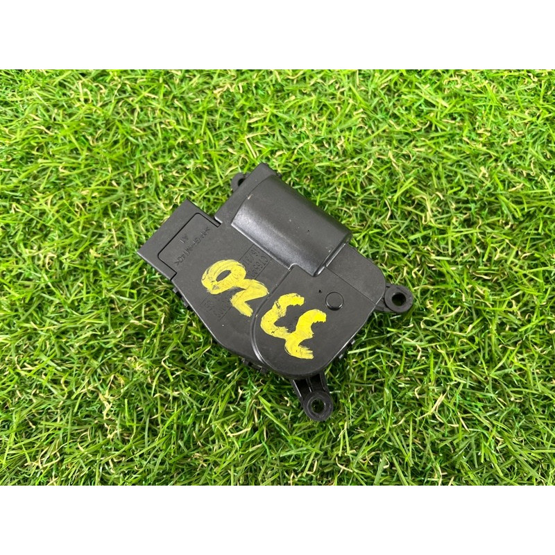 Привод заслонки отопителя (отопление и кондиционирование) Jeep Grand Cherokee WK2 2017 3.6 68224197AA