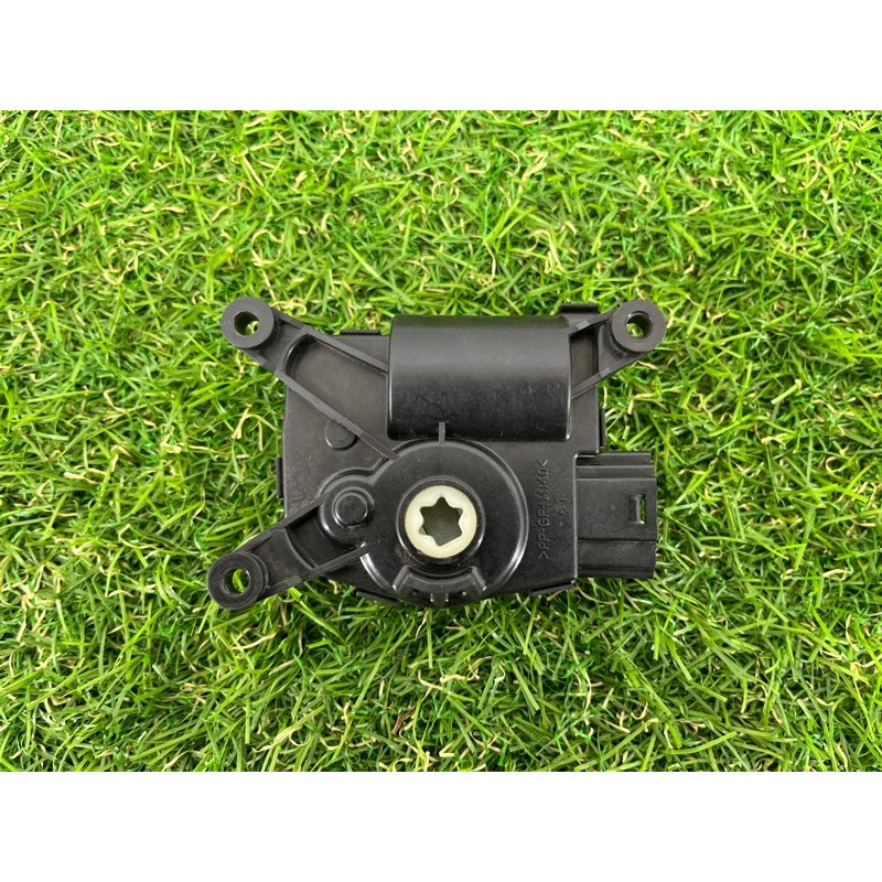 Привод заслонки отопителя (отопление и кондиционирование) Jeep Grand Cherokee WK2 2017 3.6 68224197AA