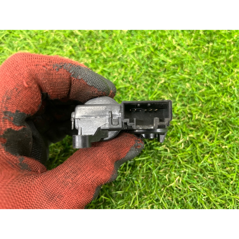 Привод заслонки отопителя (отопление и кондиционирование) Jeep Grand Cherokee WK2 2017 3.6 68224197AA