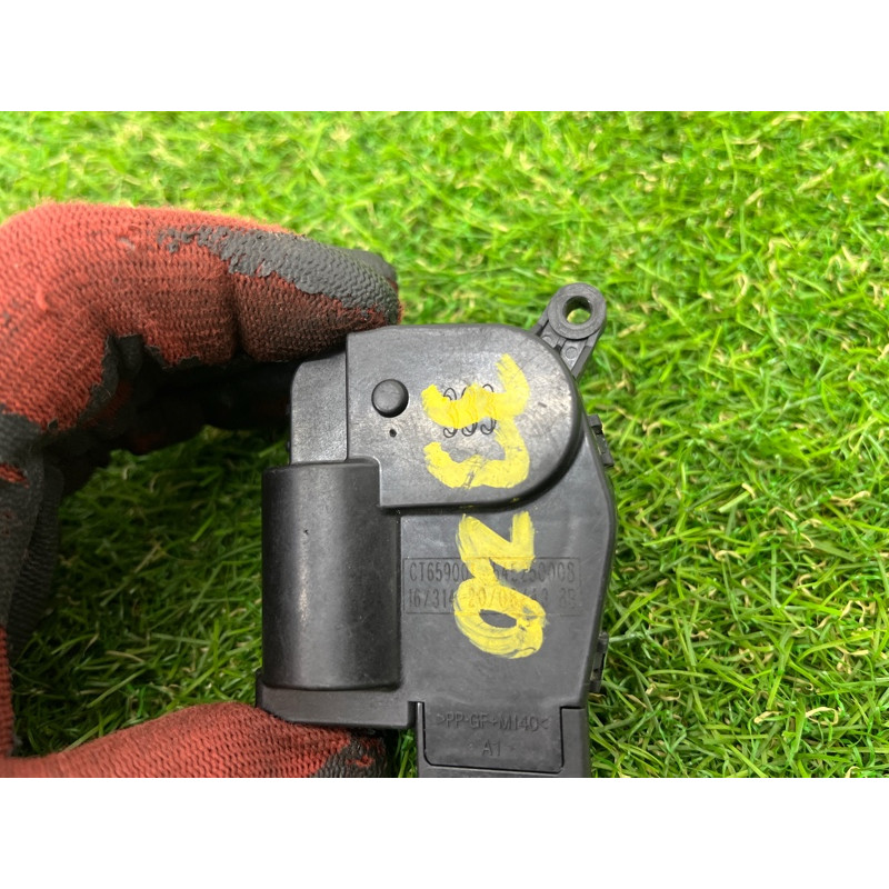 Привод заслонки отопителя (отопление и кондиционирование) Jeep Grand Cherokee WK2 2017 3.6 68224197AA