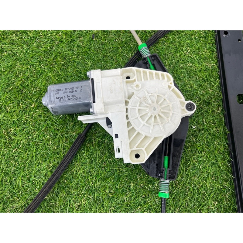 Механизм стеклоподъемника с мотором (кузов и элементы) AUDI A4 B8 2012 2.0 TFSI 8K0837461E