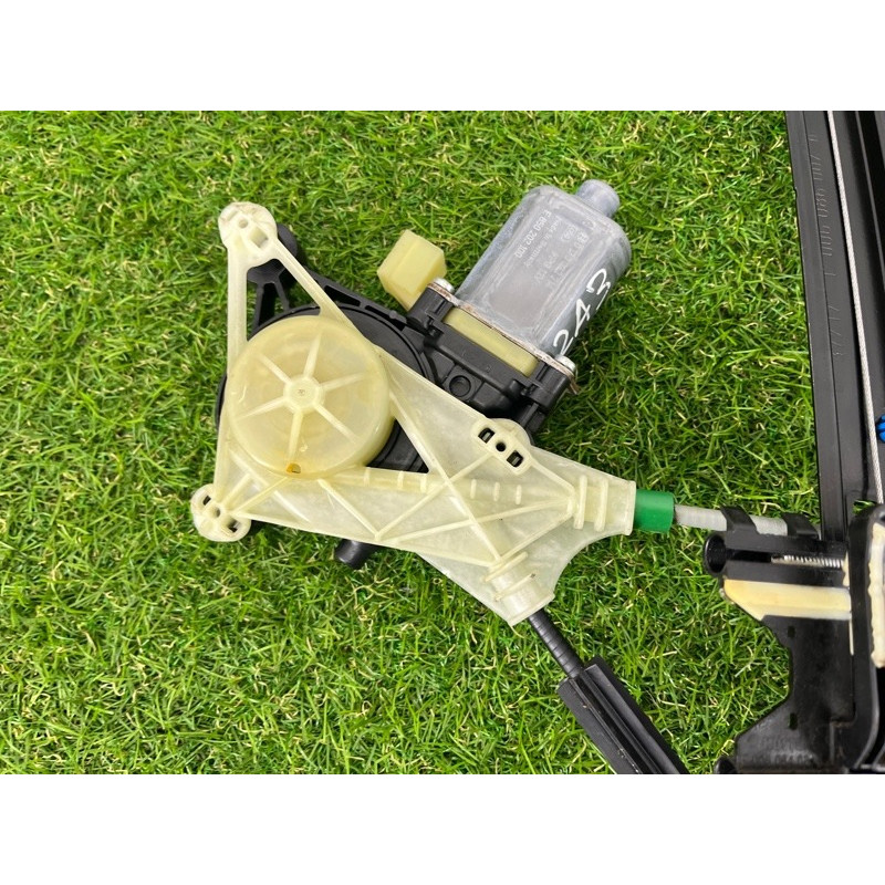 Механизм стеклоподъемника с мотором (кузов и элементы) AUDI A3 8V 2018 2.0 CZRA 8V4837461