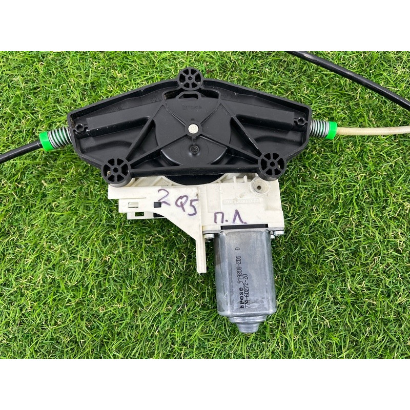 Механизм стеклоподъемника с мотором (кузов и элементы) AUDI Q5 8R 2012 3.2 CALB 8R0837461G