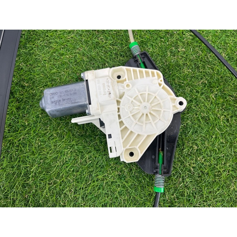 Механизм стеклоподъемника с мотором (кузов и элементы) AUDI Q5 8R 2012 3.2 CALB 8R0837461G