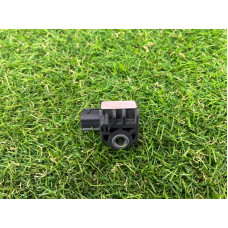 Датчик удару центральної стійки