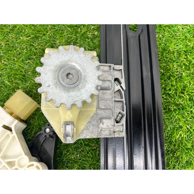 Механизм стеклоподъемника с мотором (кузов и элементы) BMW 2-series F22 2015 2.0 51337292120