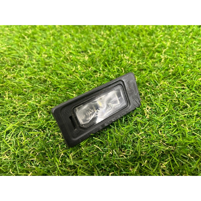 Плафон подсветки номера (оптика) AUDI Q7 4M 2018 3.0 TFSi 5NA943021