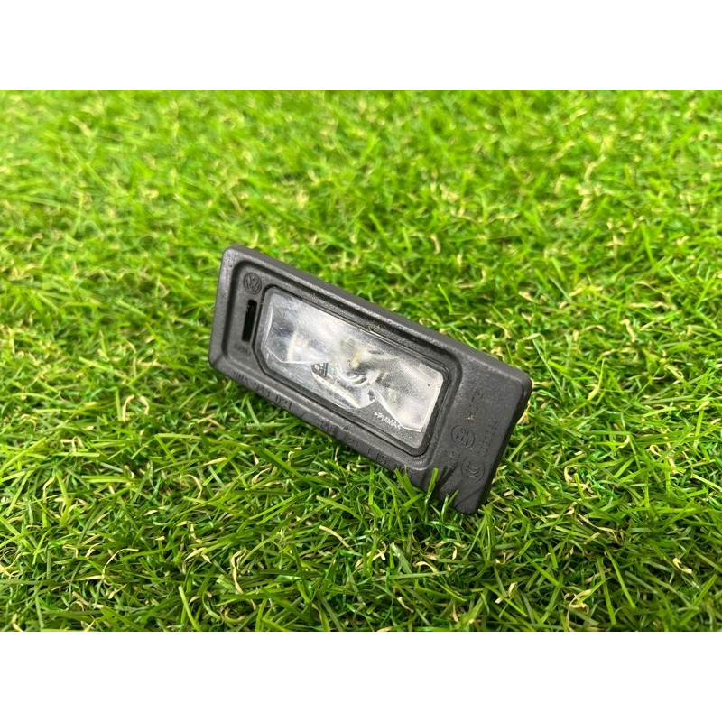 Плафон подсветки номера (оптика) AUDI Q7 4M 2018 3.0 TFSi 5NA943021