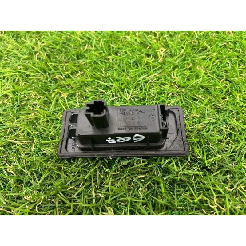 Плафон подсветки номера (оптика) AUDI Q7 4M 2018 3.0 TFSi 5NA943021