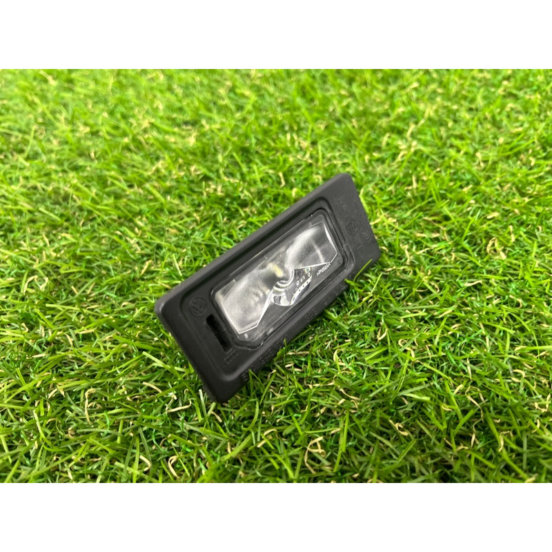 Плафон подсветки номера (оптика) AUDI Q7 4M 2018 3.0 TFSi 5NA943021