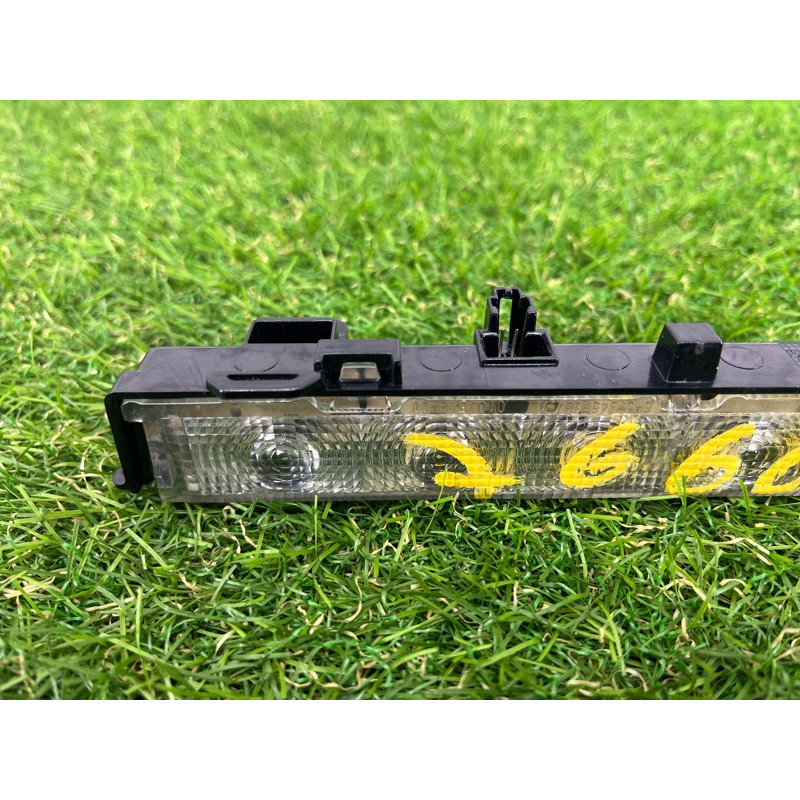 Повторитель стоп сигнала (оптика) Volkswagen Passat B7 2016 1.8 6RU945087A