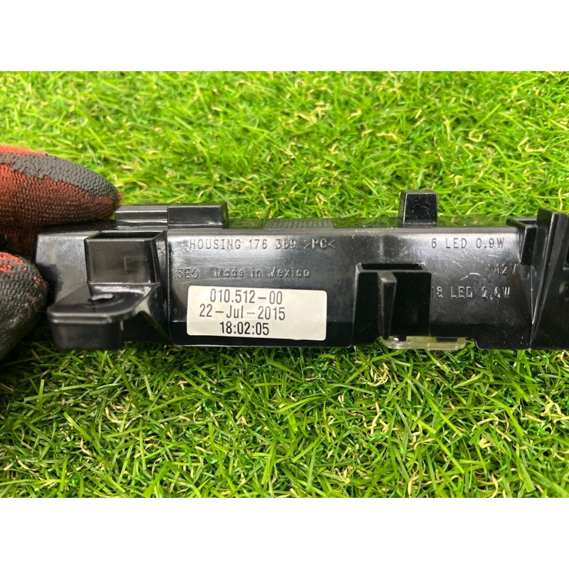 Повторитель стоп сигнала (оптика) Volkswagen Passat B7 2016 1.8 6RU945087A