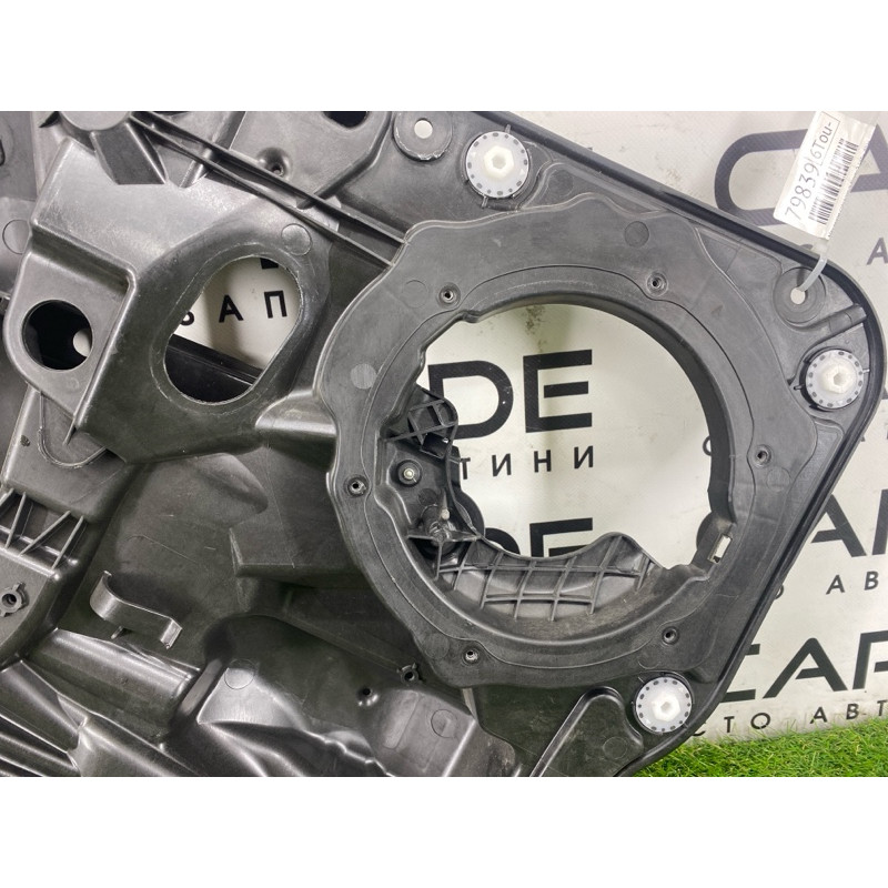 Механизм стеклоподъемника с мотором (кузов и элементы) Volkswagen Touareg NF 2012 3.6 7P6839461A