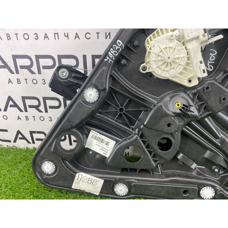 Механизм стеклоподъемника с мотором (кузов и элементы) Volkswagen Touareg NF 2012 3.6 7P6839461A