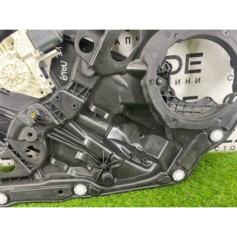 Механизм стеклоподъемника с мотором (кузов и элементы) Volkswagen Touareg NF 2012 3.6 7P6839461A