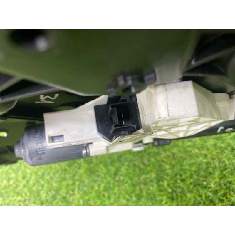 Механизм стеклоподъемника с мотором (кузов и элементы) Volkswagen Touareg NF 2012 3.6 7P6839461A