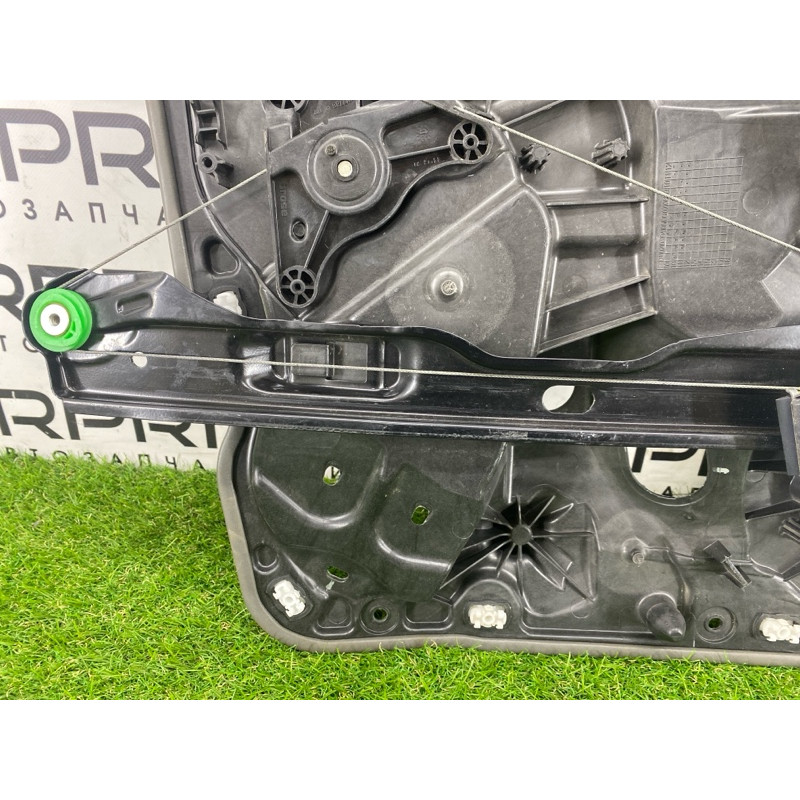 Механизм стеклоподъемника с мотором (кузов и элементы) Volkswagen Touareg NF 2012 3.6 7P6839461A