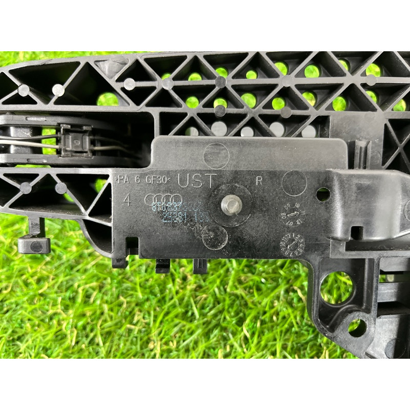 Ручка двери внешняя (кузов и элементы) AUDI A4 B8 2012 2.0 TFSI 8T0837205AGRU