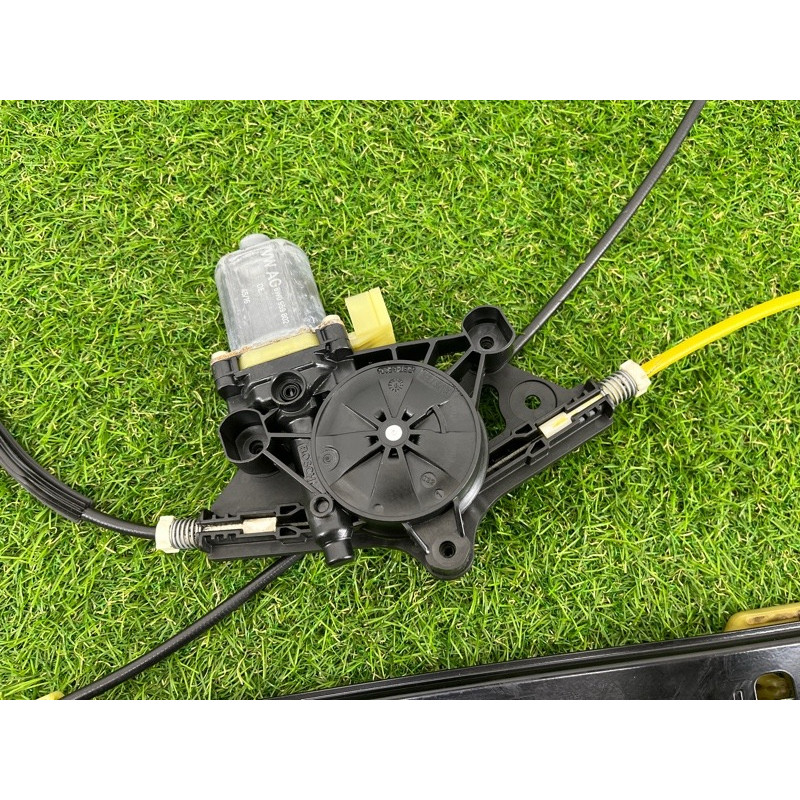 Механизм стеклоподъемника с мотором (кузов и элементы) AUDI A4 B9 2017 2.0 8W0837462