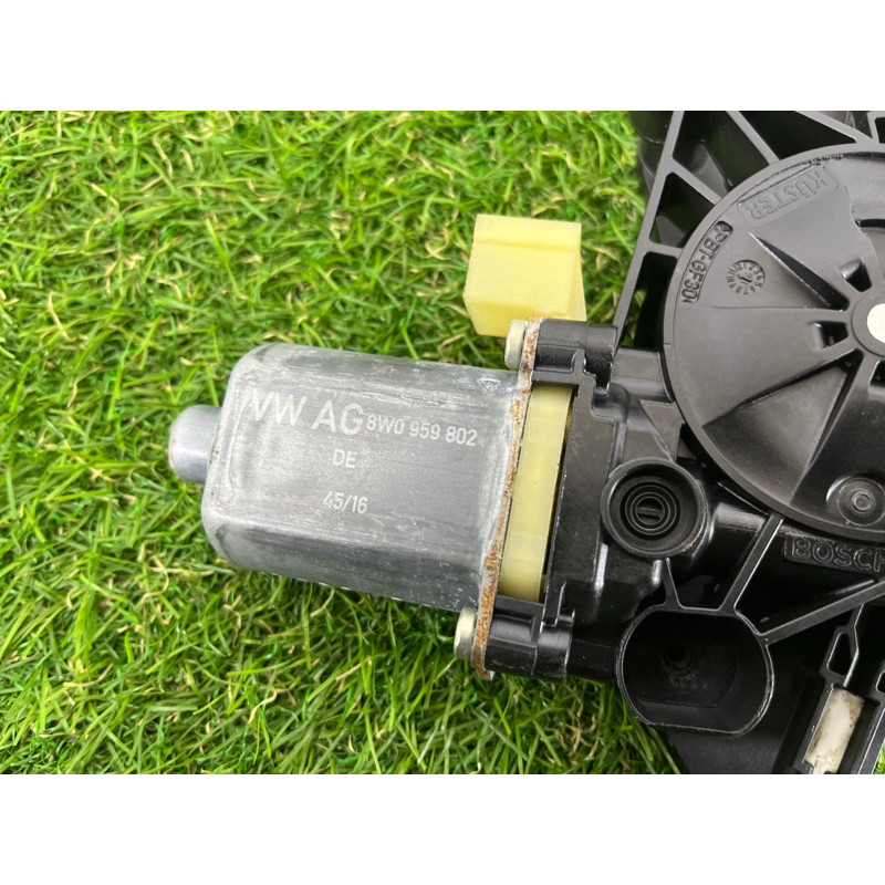 Механизм стеклоподъемника с мотором (кузов и элементы) AUDI A4 B9 2017 2.0 8W0837462