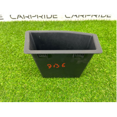 Лоток багажника