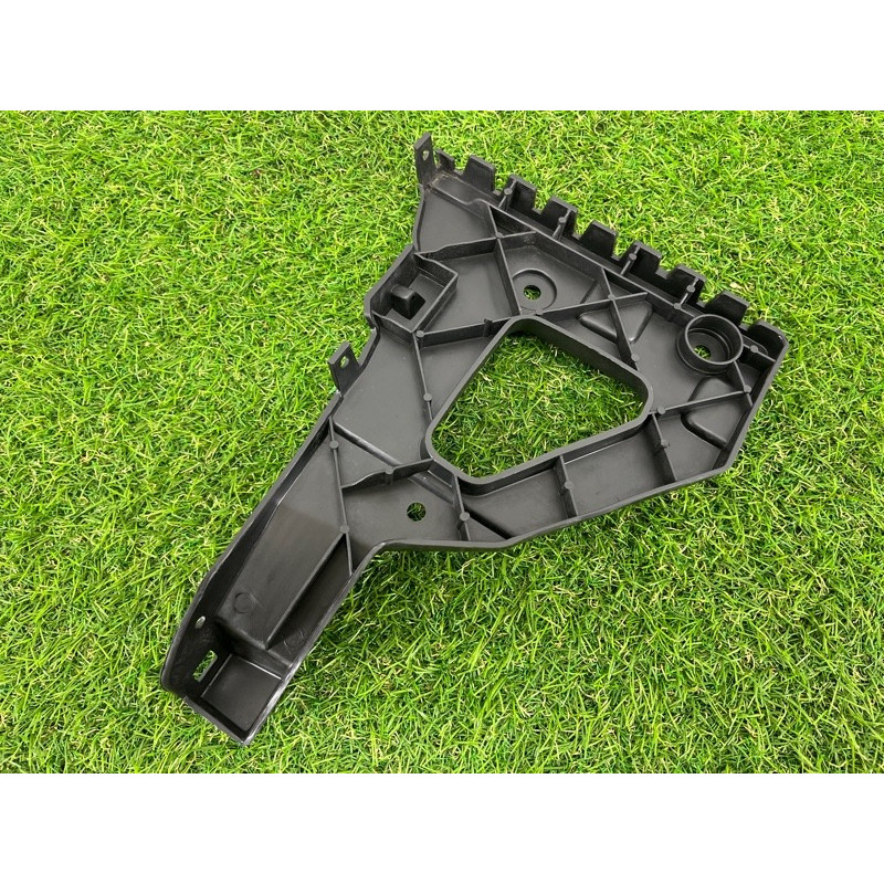 Крепление бампера (кузов и элементы) Audi A6 C6 2008 4F0807228