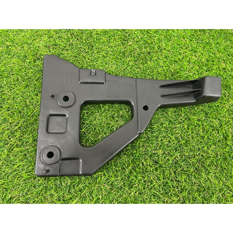 Крепление бампера (кузов и элементы) Audi A6 C6 2008 4F0807228