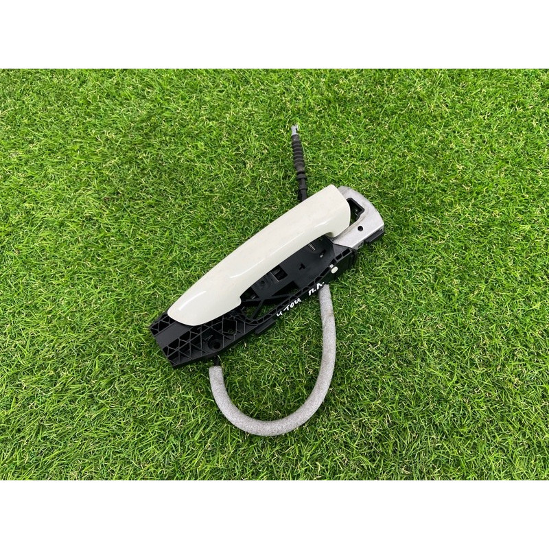 Ручка двери внешняя (кузов и элементы) Volkswagen Touareg NF 2011 3.6 7P6837205BGRU