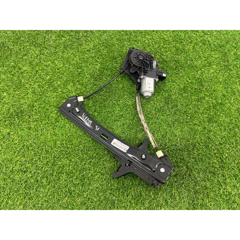 Механизм стеклоподъемника с мотором (кузов и элементы) Volkswagen Passat B7 2016 1.8 561839461F