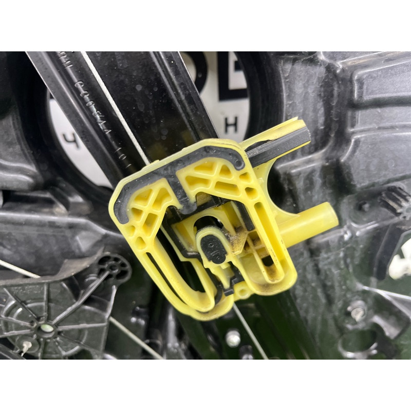 Механизм стеклоподъемника с мотором (кузов и элементы) BMW 5-series G30 2017 2.0 B46B20 51337487086