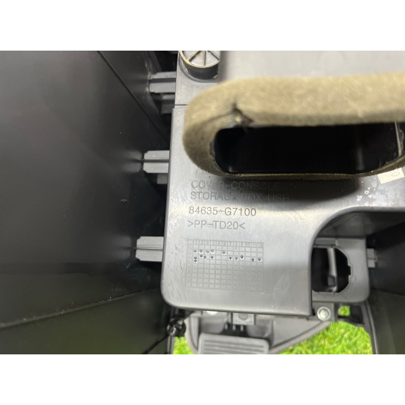 Центральная консоль (салон) Hyundai Ioniq AE 2019 Electro 84610G7100T9Y