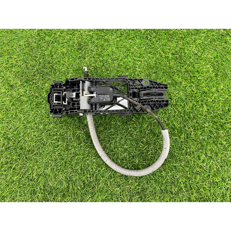 Ручка двери внешняя (кузов и элементы) Volkswagen Touareg NF 2012 3.0 7P6837205BGRU