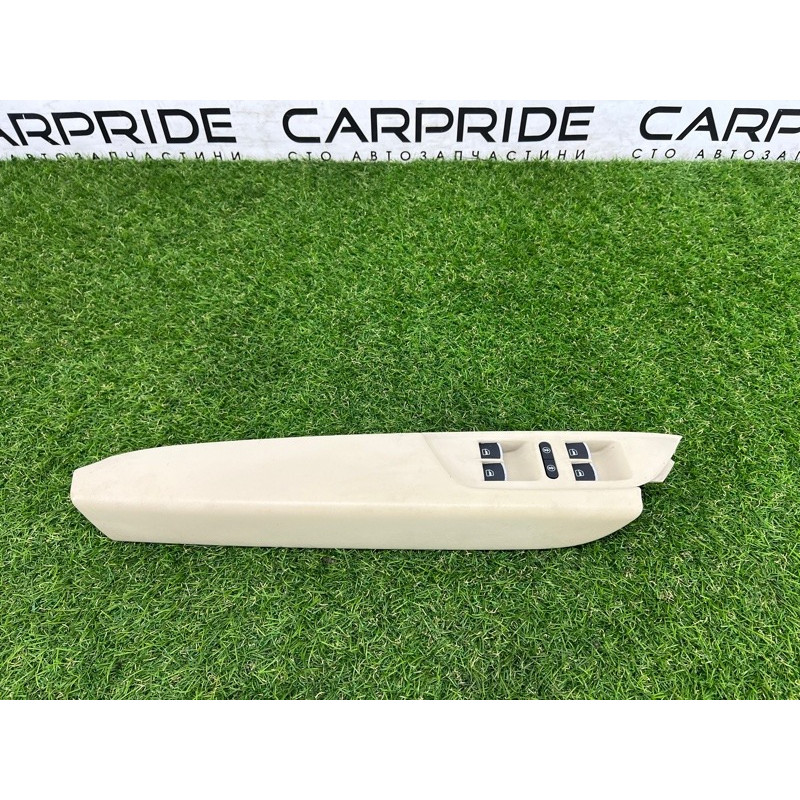 Обшивка ручки подлокотника (салон) Volkswagen Touareg FL 2015 3.6 7P1868169A86W