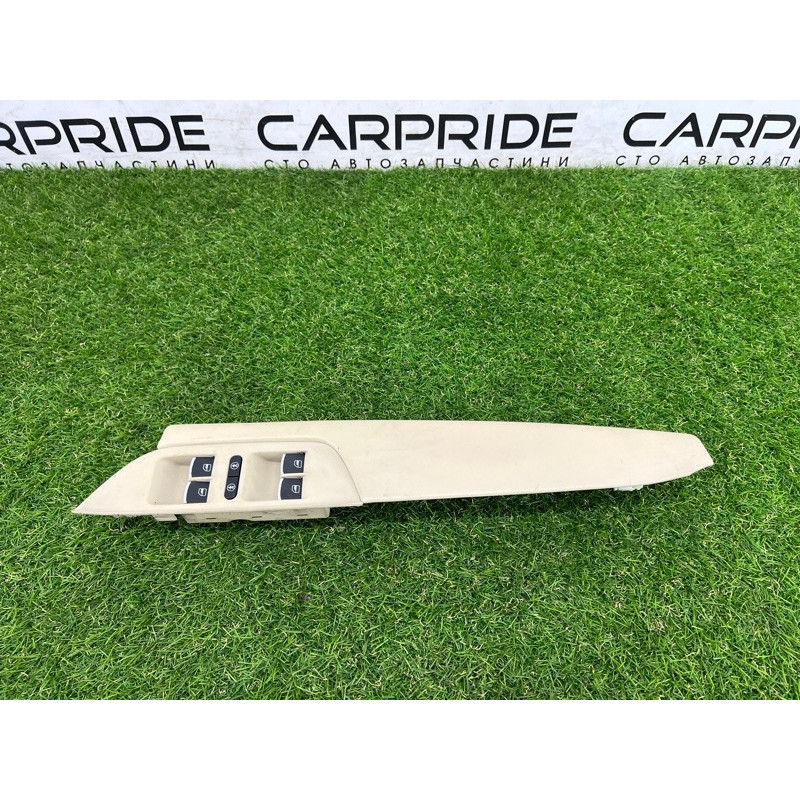 Обшивка ручки подлокотника (салон) Volkswagen Touareg FL 2015 3.6 7P1868169A86W