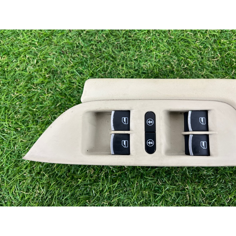 Обшивка ручки подлокотника (салон) Volkswagen Touareg FL 2015 3.6 7P1868169A86W