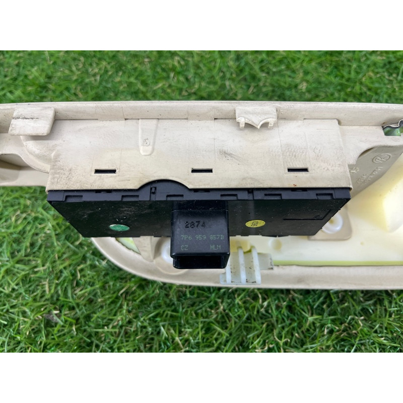 Обшивка ручки подлокотника (салон) Volkswagen Touareg FL 2015 3.6 7P1868169A86W