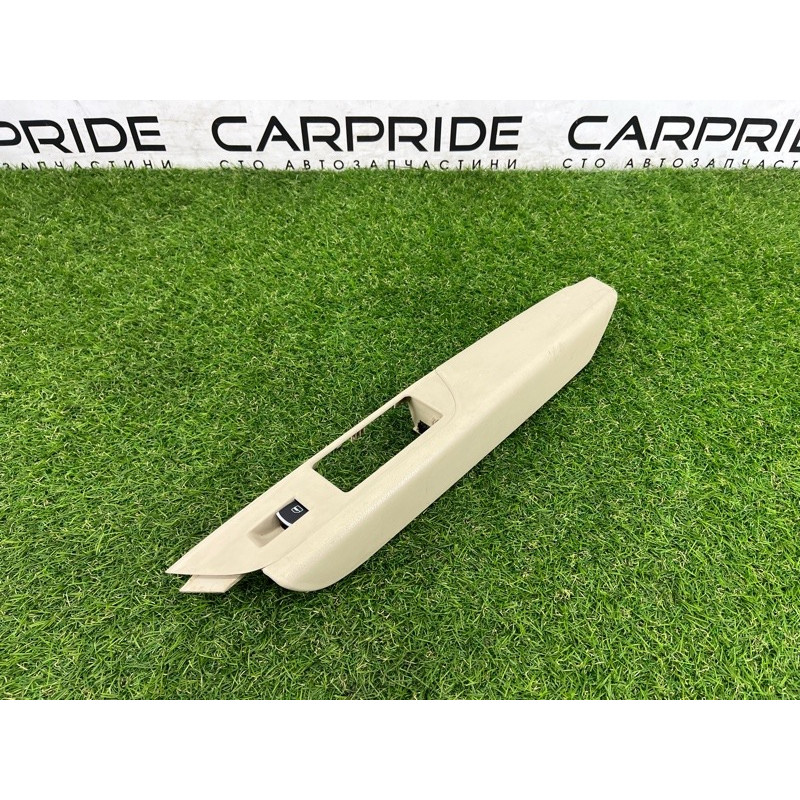 Обшивка ручки подлокотника (салон) Volkswagen Touareg FL 2015 3.6 7P6868140D86W