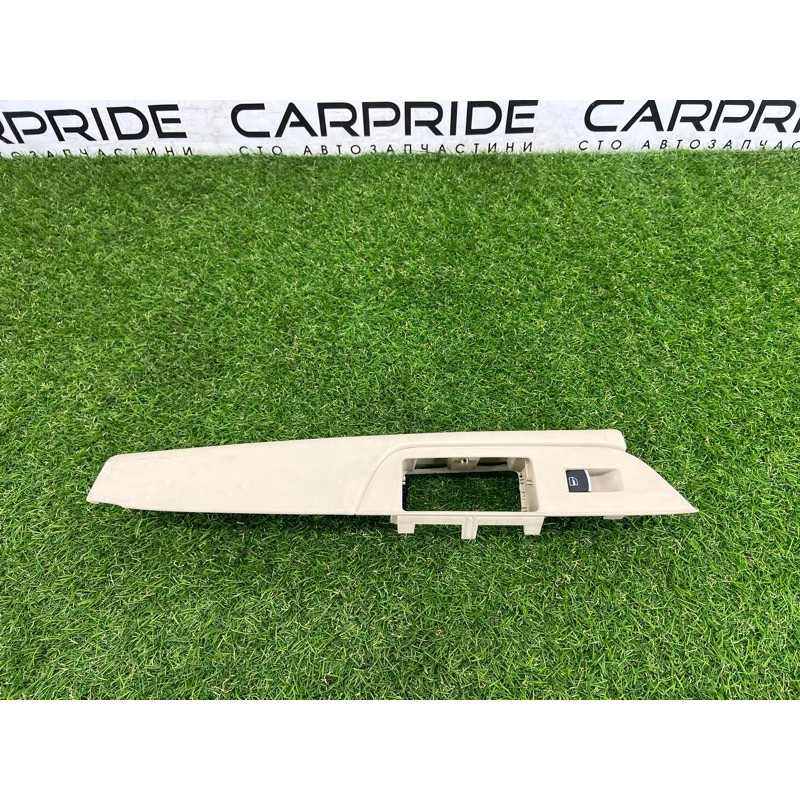 Обшивка ручки подлокотника (салон) Volkswagen Touareg FL 2015 3.6 7P6868140D86W