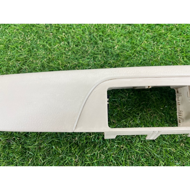 Обшивка ручки подлокотника (салон) Volkswagen Touareg FL 2015 3.6 7P6868140D86W