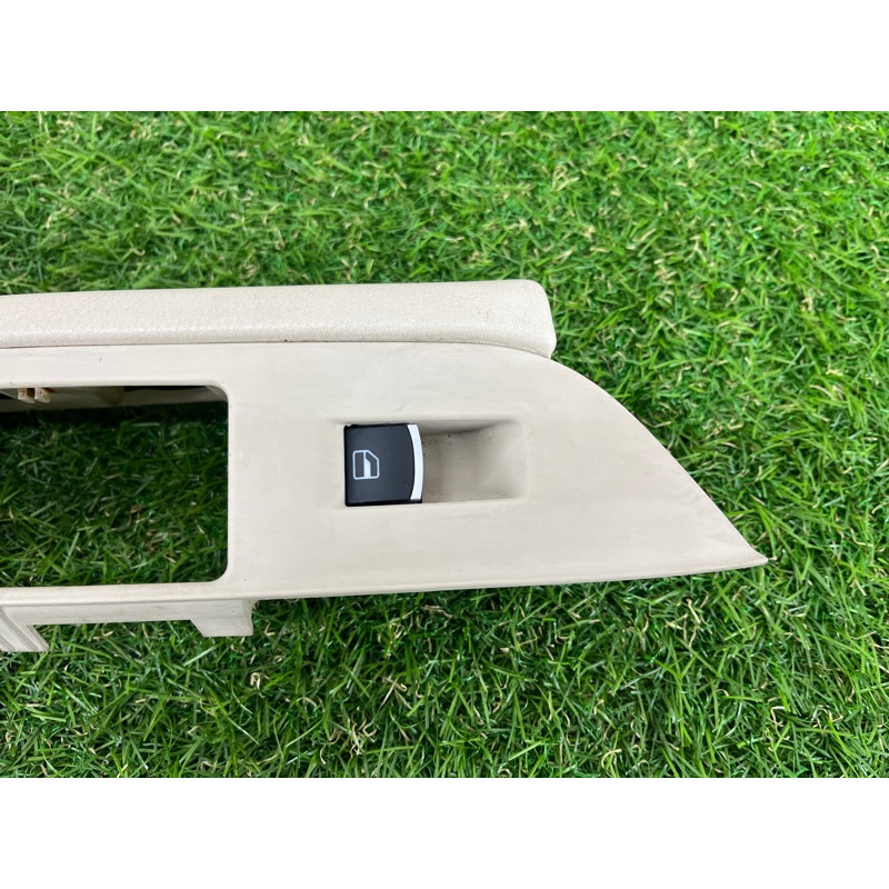 Обшивка ручки подлокотника (салон) Volkswagen Touareg FL 2015 3.6 7P6868140D86W