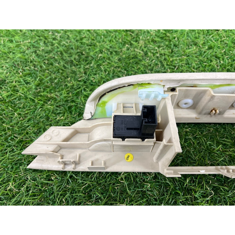 Обшивка ручки подлокотника (салон) Volkswagen Touareg FL 2015 3.6 7P6868140D86W