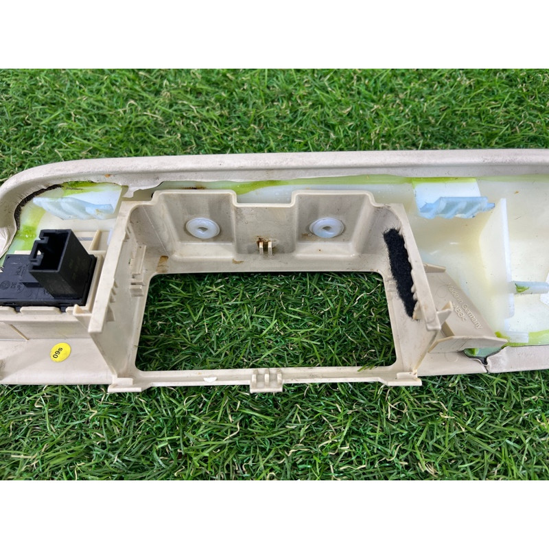 Обшивка ручки подлокотника (салон) Volkswagen Touareg FL 2015 3.6 7P6868140D86W