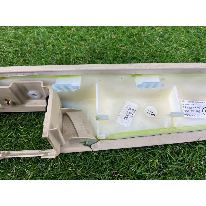 Обшивка ручки подлокотника (салон) Volkswagen Touareg FL 2015 3.6 7P6868140D86W