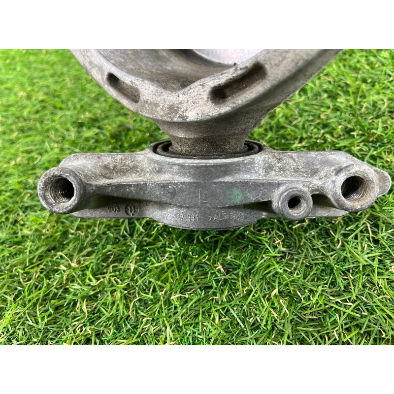 Опора стойки (подвеска) Volkswagen Touareg II NF 2013 3.0 7P0512301