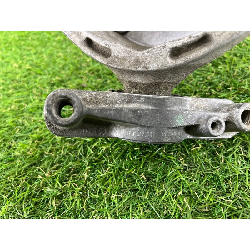 Опора стойки (подвеска) Volkswagen Touareg II NF 2013 3.0 7P0512301