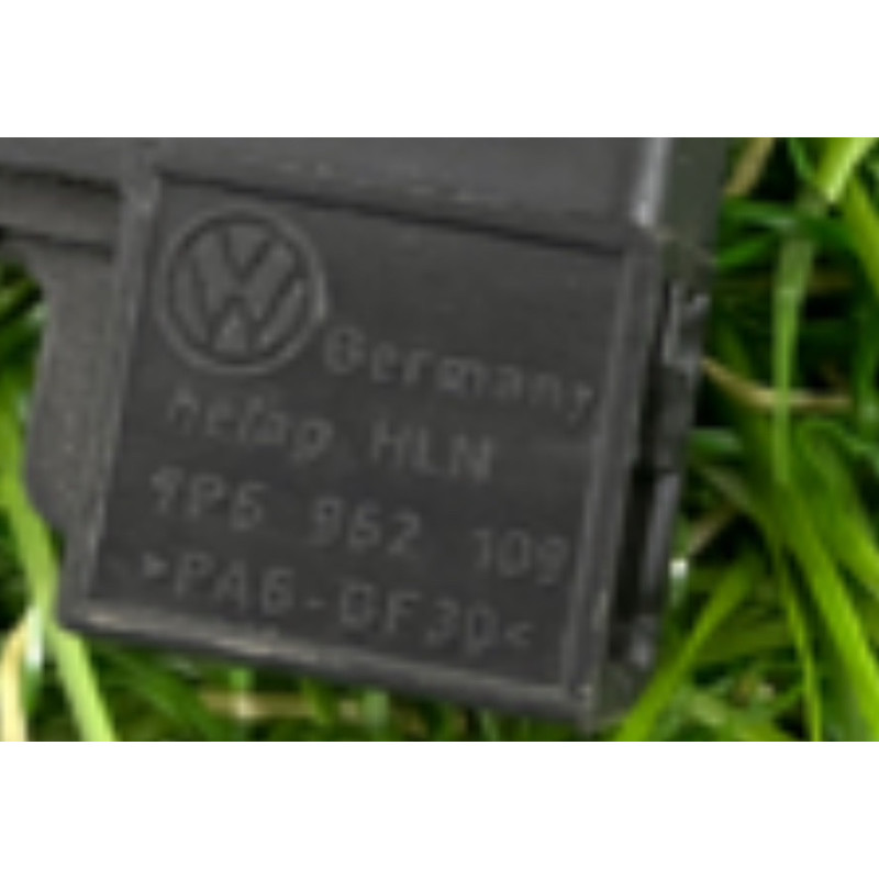 Кнопка отключения сигнализации (электрика / кнопки) Volkswagen Touareg NF 2012 3.0 7P6962109