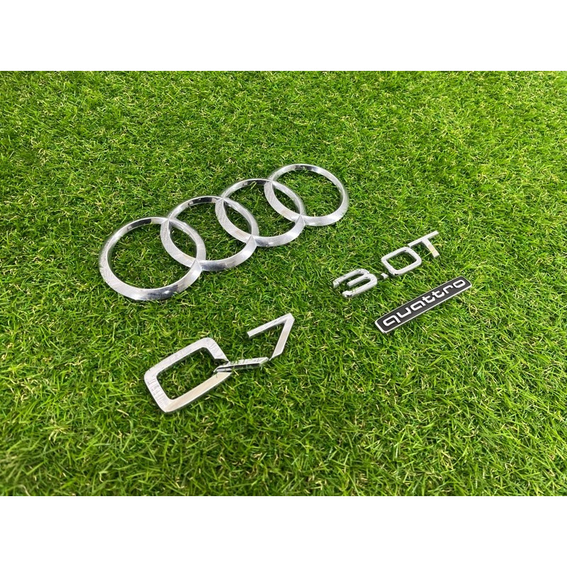 Комплект эмблем (кузов и элементы) AUDI Q7 4M 2018 3.0 TFSi 4M08537422ZZ