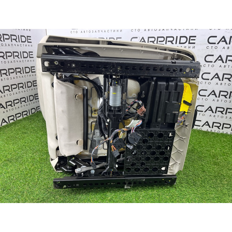 Передні сидіння (салон) BMW 5-series G30 2017 2.0 B46B20 52107363143