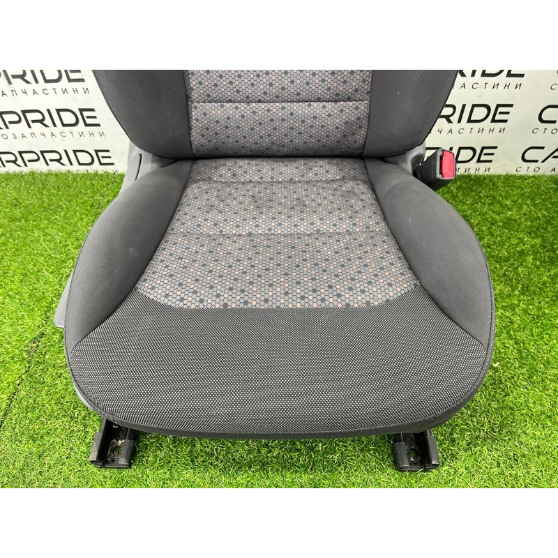 Передние сидения (салон) Hyundai Ioniq AE 2019 Electro 88300G7061SHD